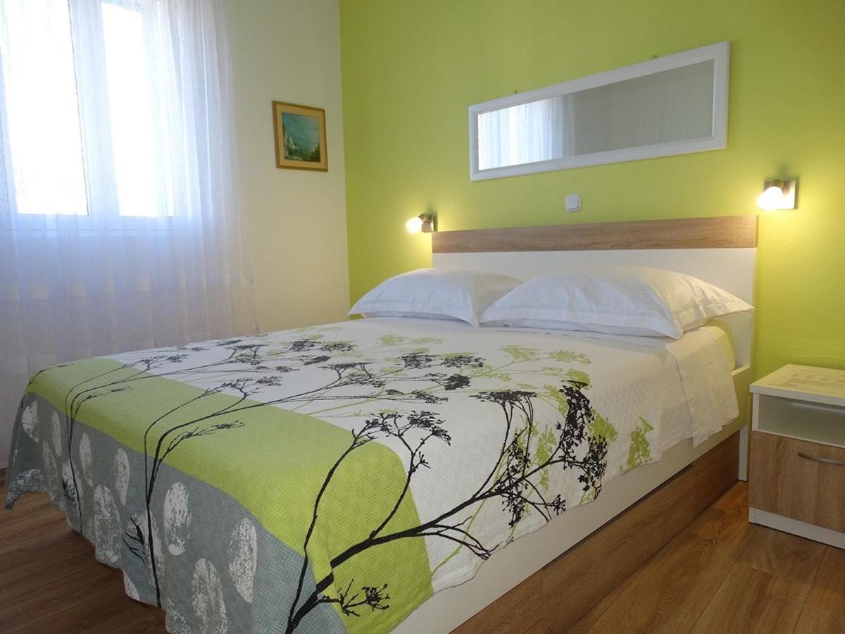 Apartments By The Sea Pag - 16100 파그 외부 사진