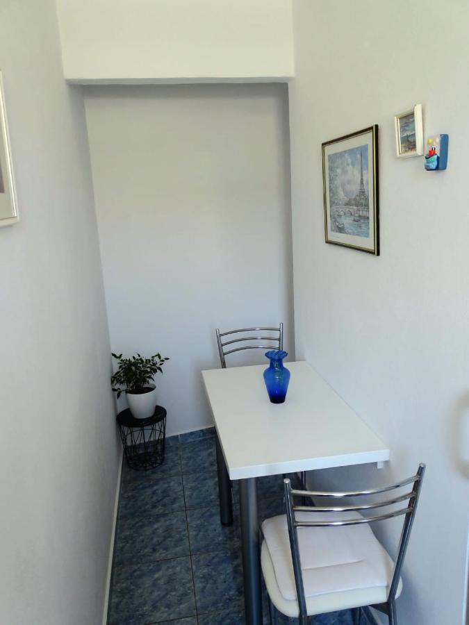 Apartments By The Sea Pag - 16100 파그 외부 사진