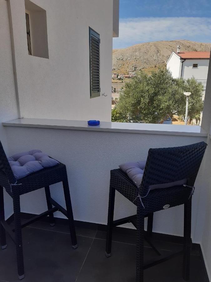 Apartments By The Sea Pag - 16100 파그 외부 사진
