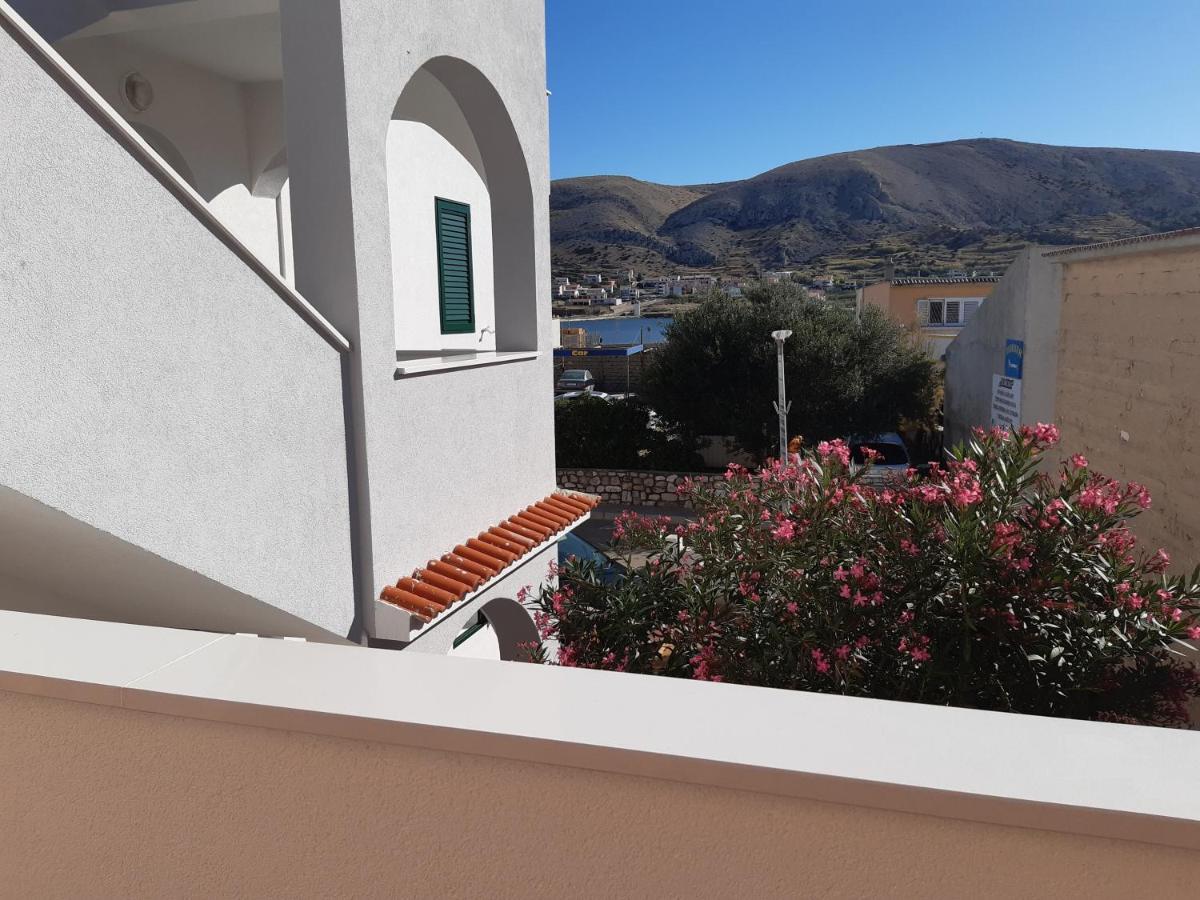 Apartments By The Sea Pag - 16100 파그 외부 사진