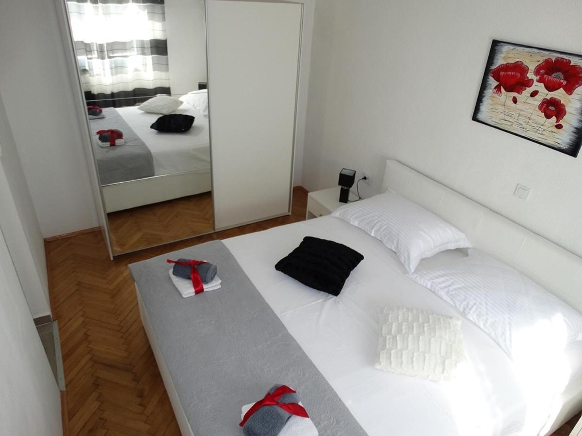 Apartments By The Sea Pag - 16100 파그 객실 사진