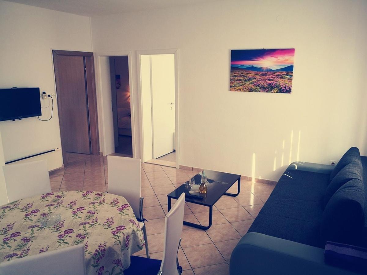 Apartments By The Sea Pag - 16100 파그 객실 사진